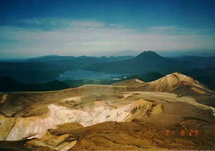 Summit of Me-Akun