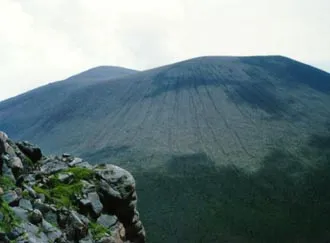 Another close view of Asama's peak