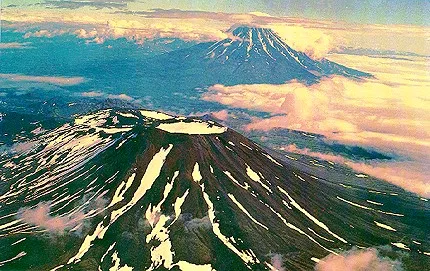 hese fresh lava flows along with volcanic ash, scoria and rounded bombs up to 3.28 ft 